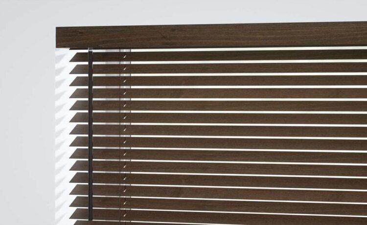 What are the features of wooden blinds